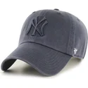graue-denim-cap-mit-gebogenem-schirm-und-grauem-new-york-yankees-logo-mlb-clean-up-von-47-brand