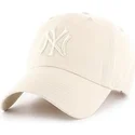 47-brand-mlb-new-york-yankees-clean-up-kappe-mit-gebogenem-schirm-in-creme-mit-creme-logo