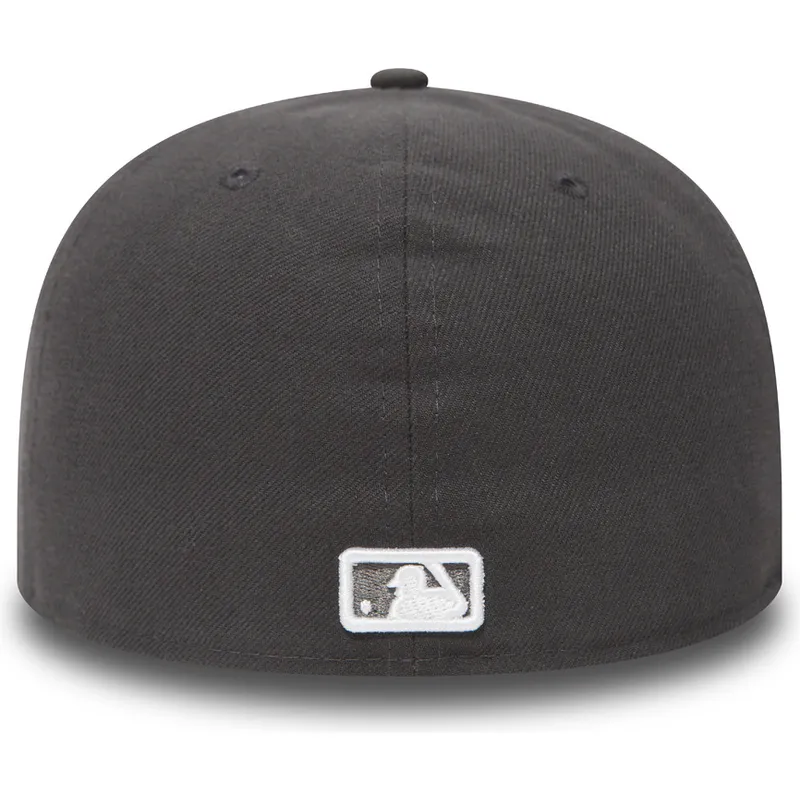 platt-keps-sten-justerad-59fifty-essential-new-york-yankees-mlb-fran-new-era