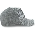sapkak-ivelt-szurke-snapback-ajustable-9forty-engineered-fit-new-york-yankees-mlb-new-era