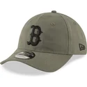verstellbare-grune-9twenty-nylon-packable-kappe-mit-gebogenem-schirm-von-boston-red-sox-mlb-von-new-era