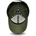 verstellbare-grune-curve-kappe-mit-schwarzem-logo-9forty-league-essential-der-new-york-yankees-mlb-von-new-era