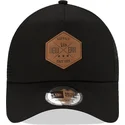 svart-truckerkeps-a-frame-9forty-heritage-patch-fran-new-era