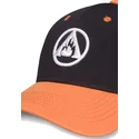 schwarze-und-braune-snapback-kappe-mit-gebogenem-schirm-und-far-cry-logo-von-difuzed