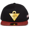 schwarze-und-rote-snapback-kappe-mit-flachem-schirm-millennium-puzzle-yu-gi-oh-von-difuzed
