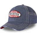 gebogene-jeans-blaue-kappe-moto-club-moto-von-von-dutch