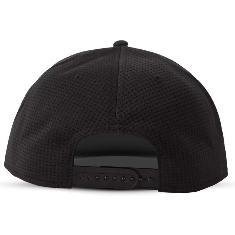 sapkak-lapos-fekete-snapback-metal-badge-difuzed