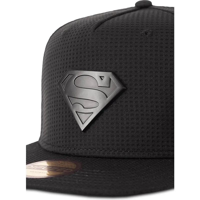 sapkak-lapos-fekete-snapback-metal-badge-difuzed