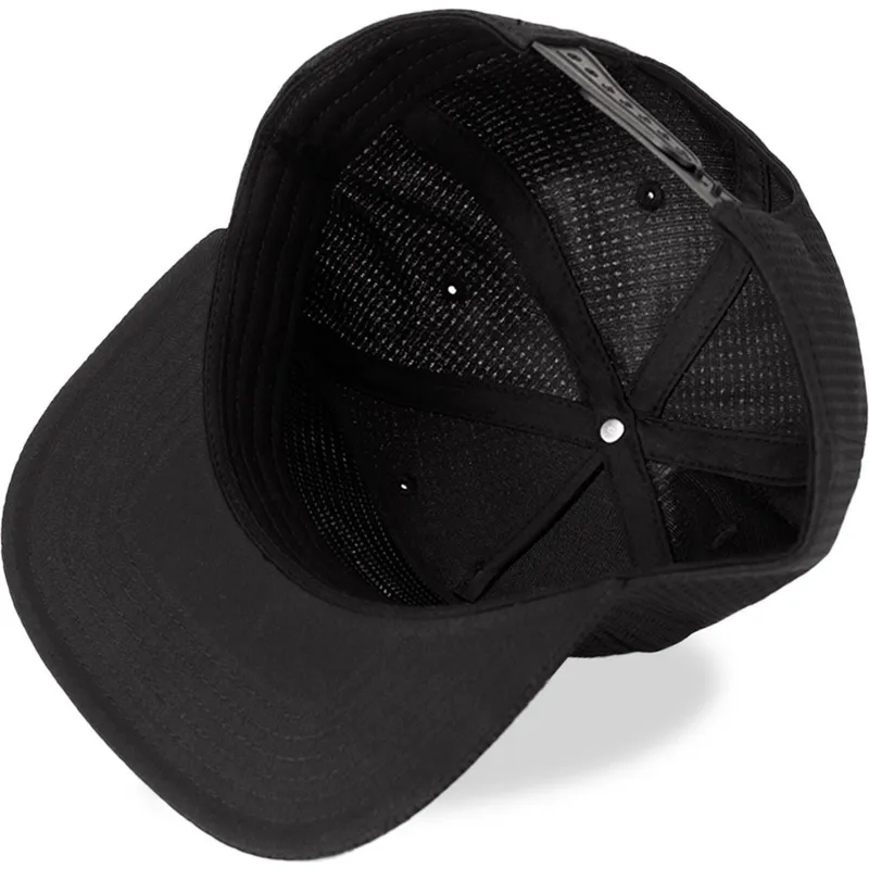 sapkak-lapos-fekete-snapback-metal-badge-difuzed
