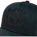 cap-ivelt-cheren-snapbek-wheels-and-waves