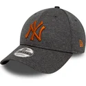 sapkak-ivelt-szurke-allithato-9forty-shadow-tech-new-york-yankees-mlb-new-era