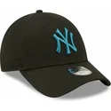 schwarze-verstellbare-kinder-cap-mit-gebogenem-schirm-und-blauem-logo-9forty-league-essential-der-new-york-yankees-mlb-von-new-e