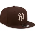 sapkak-lapos-barna-snapback-9fifty-league-essential-new-york-yankees-mlb-new-era