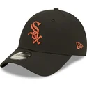 verstellbare-schwarze-curved-cap-mit-braunem-logo-9forty-league-essential-der-chicago-white-sox-mlb-von-new-era