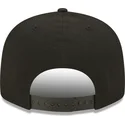 gorra-plana-negra-snapback-con-logo-verde-9fifty-league-essential-de-new-york-yankees-mlb-de-new-era