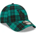 gorra-curva-verde-oscuro-ajustable-con-logo-negro-9forty-plaid-de-los-angeles-dodgers-mlb-de-new-era