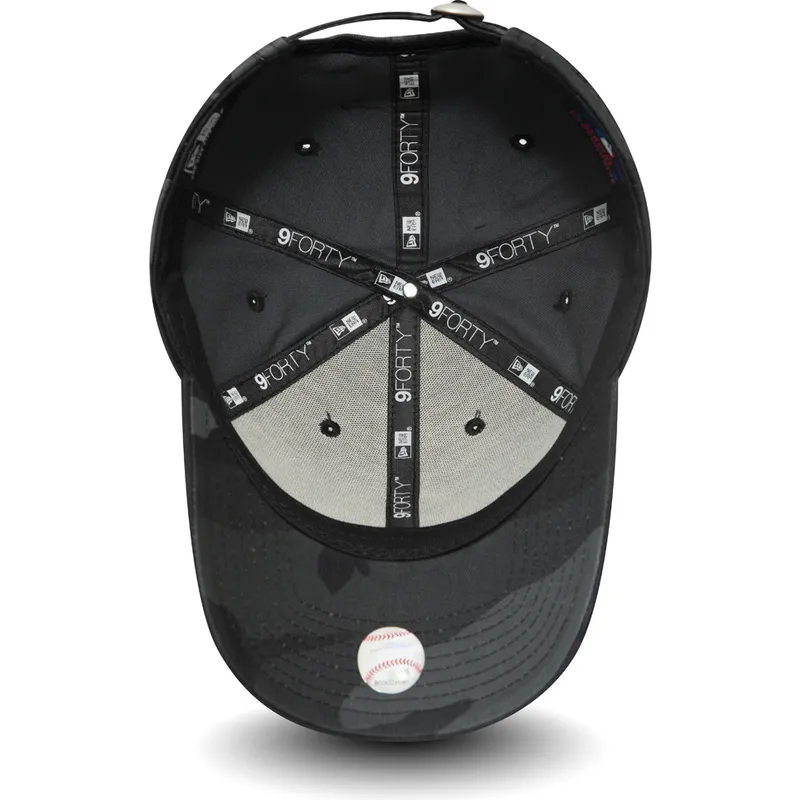 bojd-keps-svart-kamouflage-justerbar-med-svart-logotyp-9forty-league-essential-fran-new-york-yankees-mlb-av-new-era