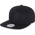 schwarze-flache-snapback-kappe-mit-schwarzem-logo-9fifty-der-las-vegas-raiders-nfl-von-new-era