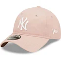 verstellbare-rosa-curved-cap-9twenty-league-essential-der-new-york-yankees-mlb-von-new-era
