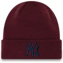 new-era-mlb-new-york-yankees-cuff-league-essential-mutze-in-granatrot-mit-marineblauem-logo