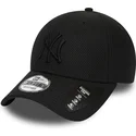 svart-justerbar-kurvad-keps-med-svart-logotyp-9forty-diamond-era-fran-new-york-yankees-mlb-av-new-era
