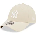 beige-gebogene-verstellbare-9forty-linen-kappe-der-new-york-yankees-mlb-von-new-era