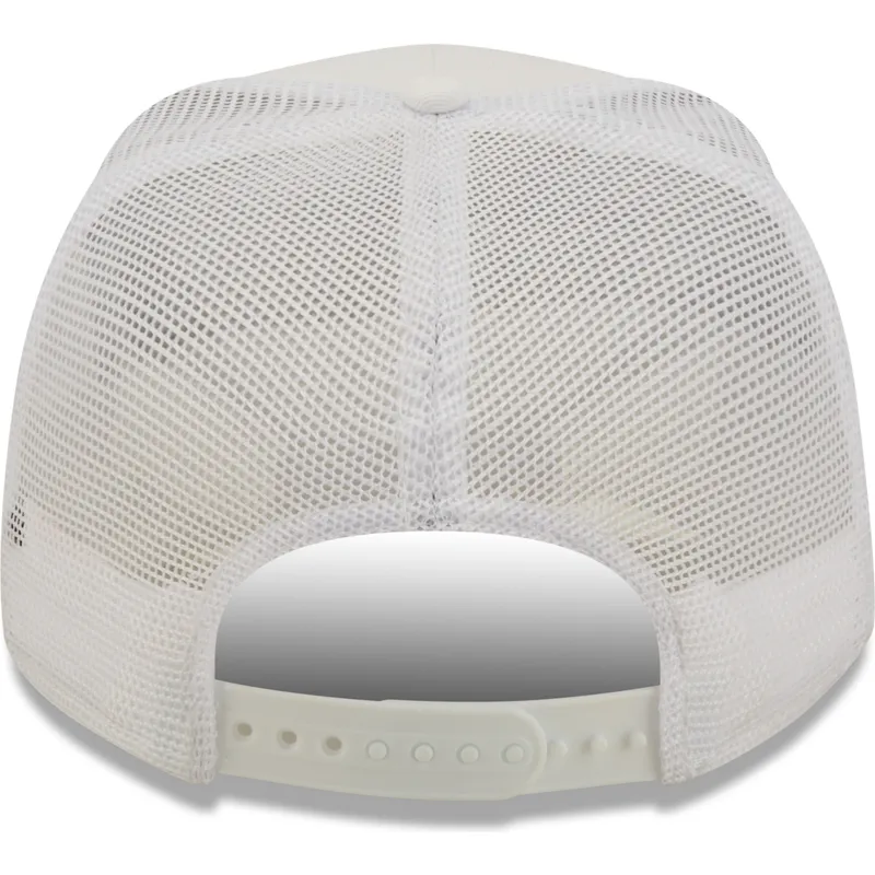 cap-ivelt-byal-snapbek-a-frame-new-era