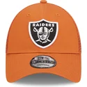 verstellbare-orangefarbene-trucker-kappe-a-frame-home-field-der-las-vegas-raiders-nfl-von-new-era