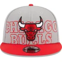 graue-und-rote-flache-snapback-kappe-9fifty-draft-edition-2023-von-chicago-bulls-nba-von-new-era