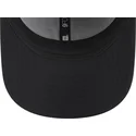 new-era-9forty-multi-texture-verstellbare-schwarze-kappe-mit-gebogenem-schirm-und-schwarzem-logo-der-new-york-yankees-mlb