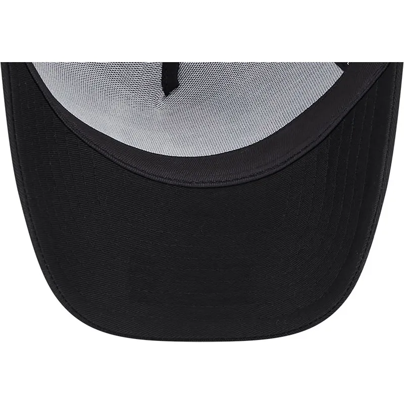sapkak-ivelt-fekete-snapback-a-frame-coyote-y-correcaminos-looney-tunes-new-era