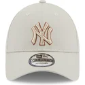 sapkak-ivelt-bezs-allithato-9forty-team-outline-new-york-yankees-mlb-new-era