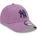 sapkak-ivelt-lila-allithato-9forty-league-essential-new-york-yankees-mlb-new-era