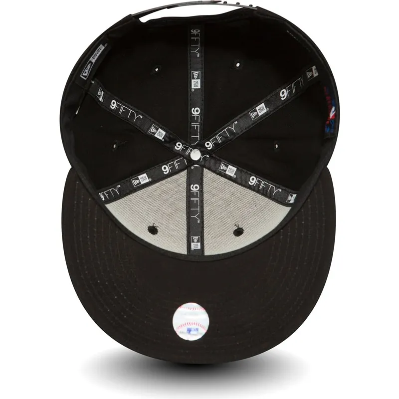 sapkak-lapos-fekete-snapback-9fifty-black-on-black-new-york-yankees-mlb-new-era