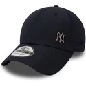 verstellbare-marineblaue-9forty-kappe-mit-gebogenem-schirm-und-makellosem-new-york-yankees-mlb-logo-von-new-era