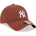 verstellbare-braune-9twenty-league-essential-curved-cap-der-new-york-yankees-mlb-von-new-era