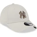 sapkak-ivelt-bezs-allithato-9forty-check-infill-new-york-yankees-mlb-new-era