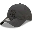verstellbare-schwarze-9twenty-gore-tex-kappe-mit-gebogenem-schirm-der-new-york-yankees-mlb-von-new-era