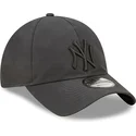 verstellbare-schwarze-9twenty-gore-tex-kappe-mit-gebogenem-schirm-der-new-york-yankees-mlb-von-new-era
