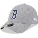 boston-red-sox-mlb-new-era-9forty-essential-melton-wool-verstellbare-graue-kappe-mit-gebogenem-schirm-und-blauem-logo