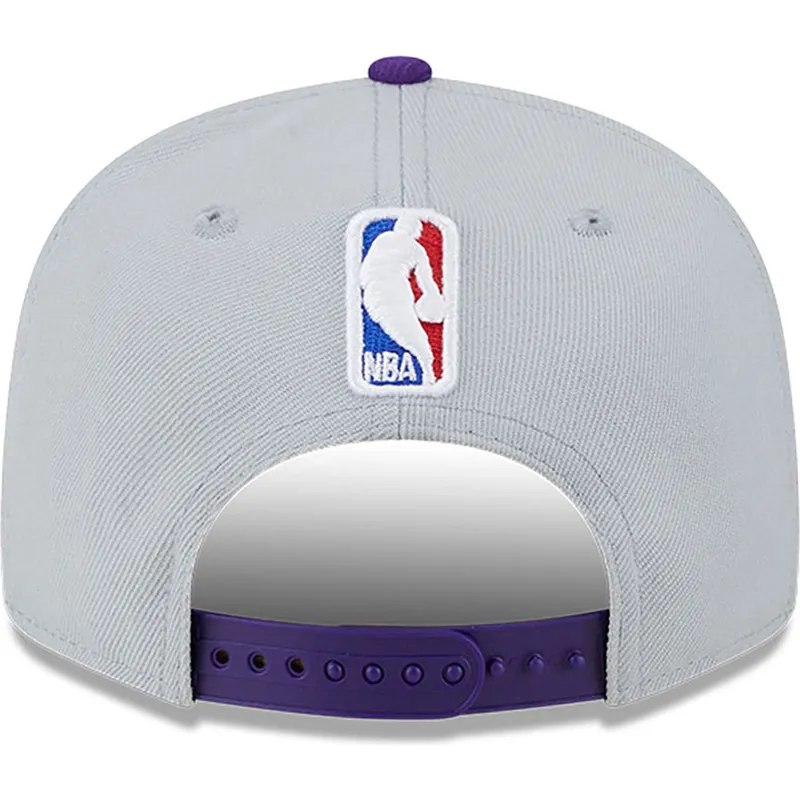 cap-lapos-siv-snapbek-9fifty-tip-off-2023-los-angeles-lakers-nba-new-era