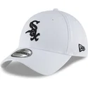 vit-justerbar-kurvad-keps-med-svart-logotyp-9twenty-core-classic-fran-chicago-white-sox-mlb-av-new-era