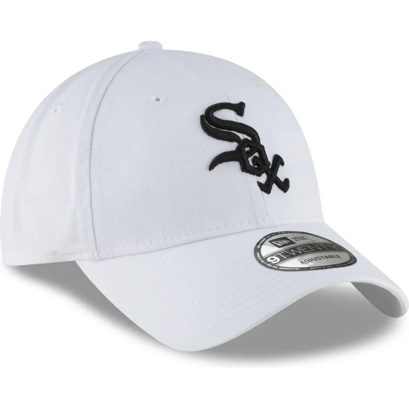 vit-justerbar-kurvad-keps-med-svart-logotyp-9twenty-core-classic-fran-chicago-white-sox-mlb-av-new-era