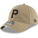 braune-verstellbare-curved-cap-mit-schwarzem-logo-9twenty-core-classic-der-pittsburgh-pirates-mlb-von-new-era