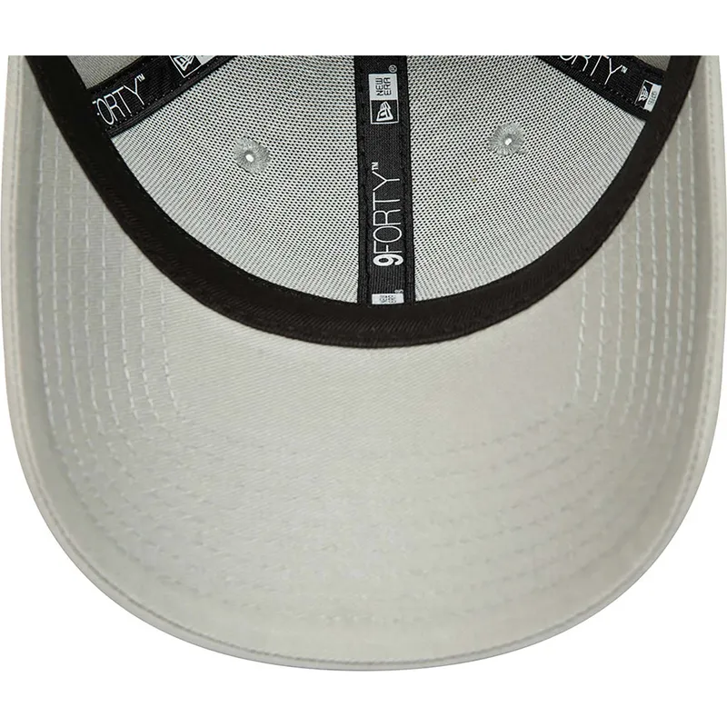 gra-kurvad-keps-snapback-9forty-essential-fran-red-bull-racing-formula-1-av-new-era