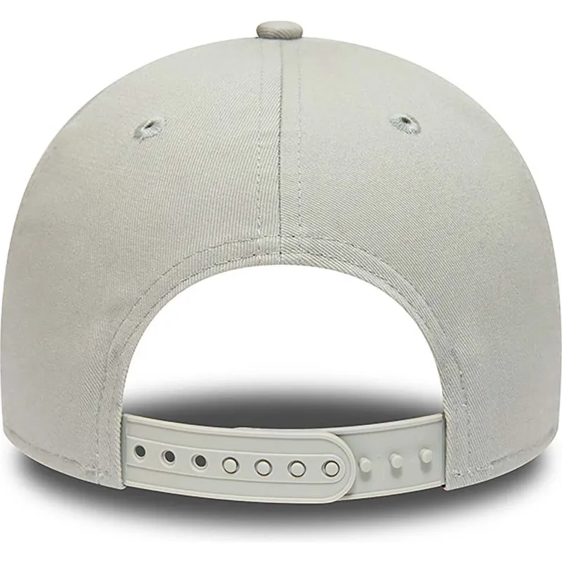 gra-kurvad-keps-snapback-9forty-essential-fran-red-bull-racing-formula-1-av-new-era