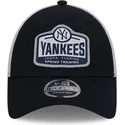 sapkak-ivelt-sotetkek-snapback-9forty-stretch-snap-tab-new-york-yankees-mlb-new-era