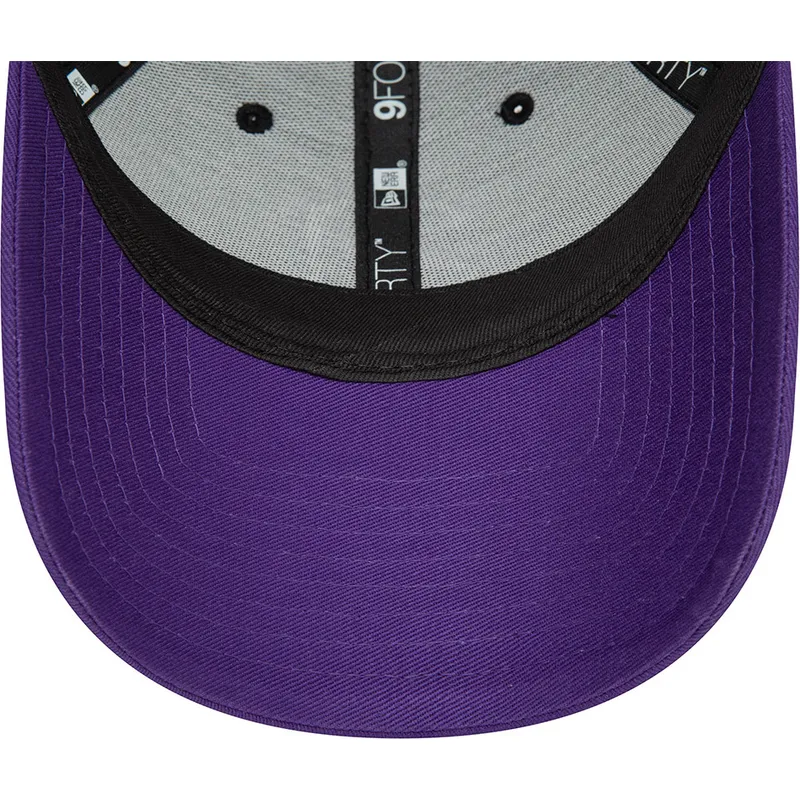 schwarze-und-violette-verstellbare-curved-cap-9forty-contrast-von-aprilia-piaggio-von-new-era