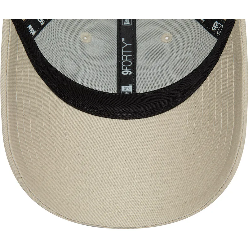 beige-verstellbare-9forty-seasonal-colour-kappe-von-vespa-piaggio-von-new-era