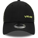 schwarze-snapback-cap-mit-gebogenem-schirm-9forty-poly-print-von-valentino-rossi-vr46-motogp-von-new-era